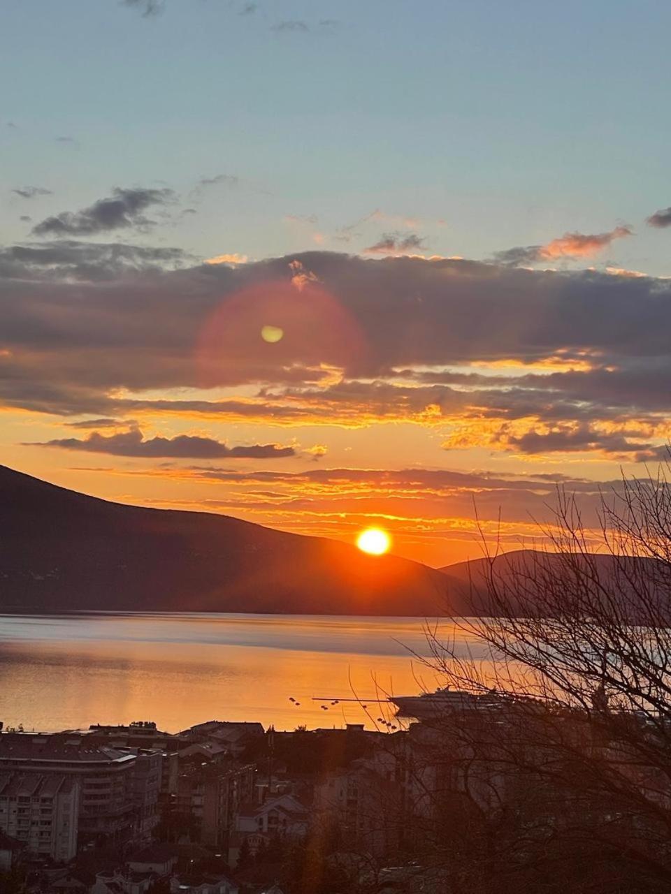 Apartment Lana Tivat Exterior foto